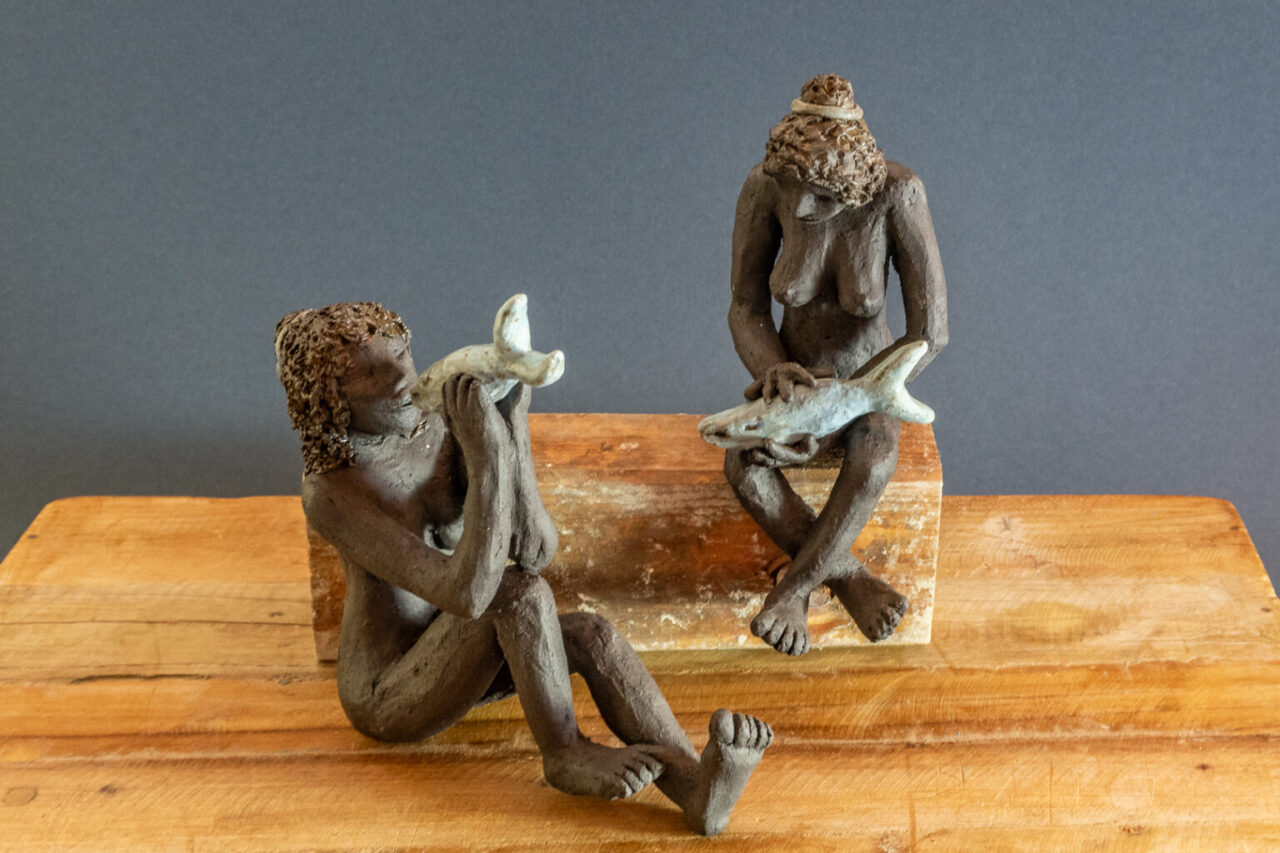 Gruppe von 2 kleine Skulpturen aus Ton gebrannnt