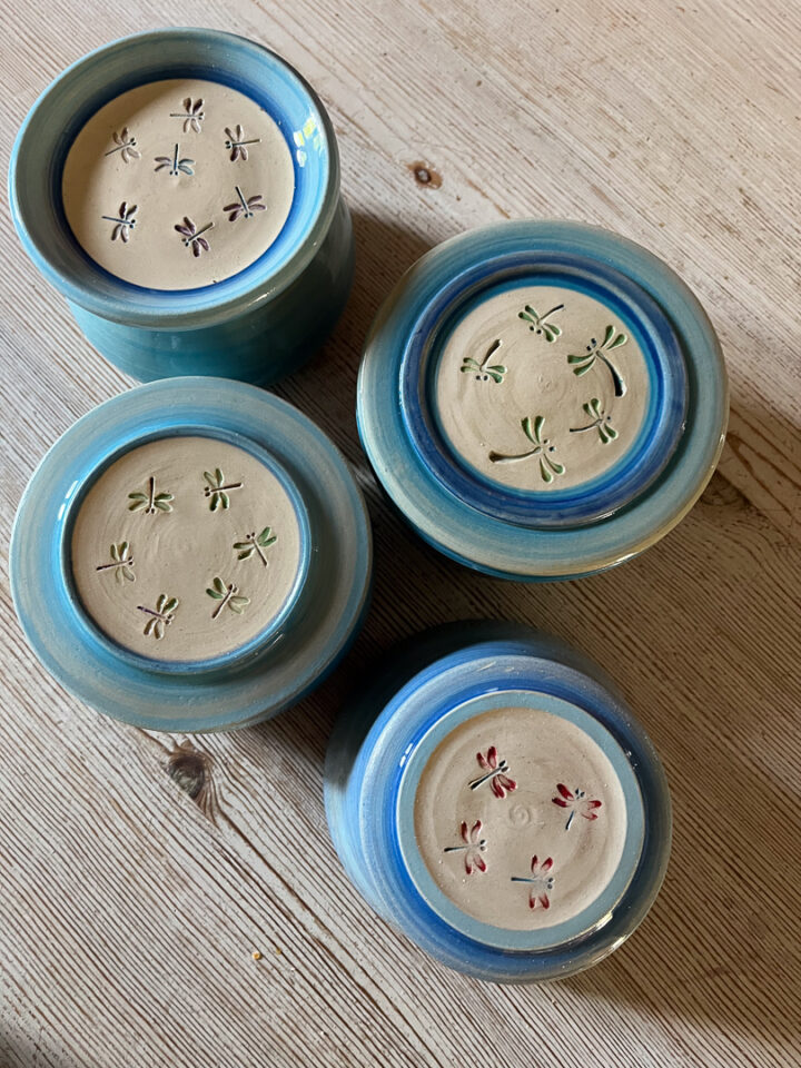 Butterdosen nach französischem Vorbild, um die Butter ohne Kühlung frisch zu halten